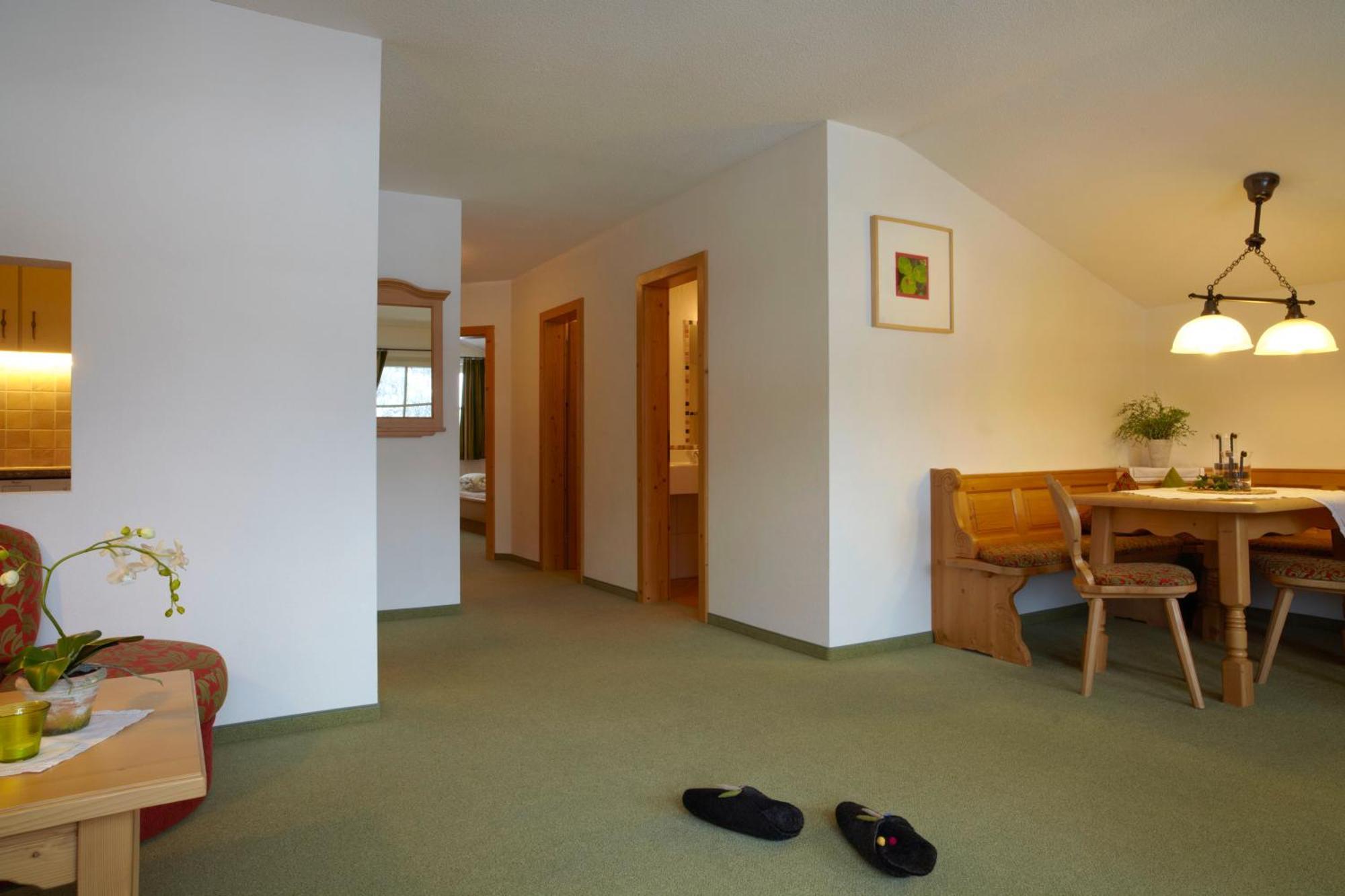 Landhaus Alpensonne Schattwald Exterior photo
